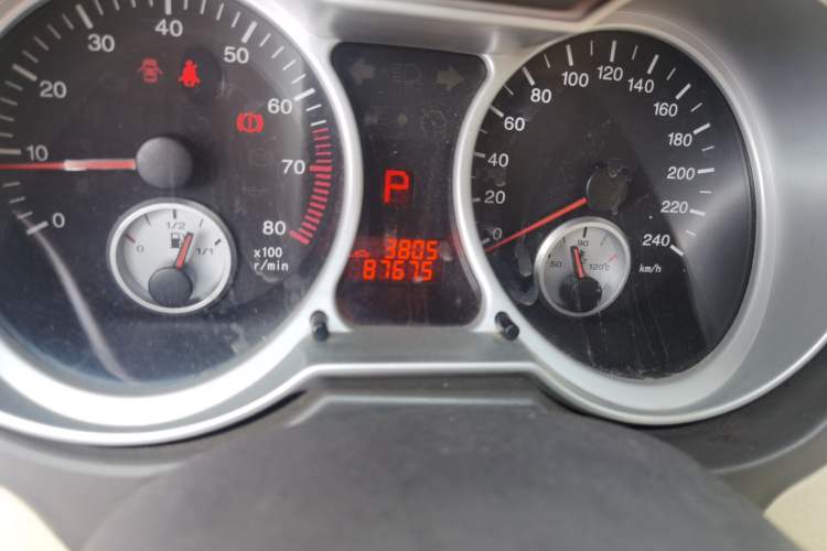 Used Lotus L3 2009 1.6L Automatic Fashion Edition Odometer Close Up