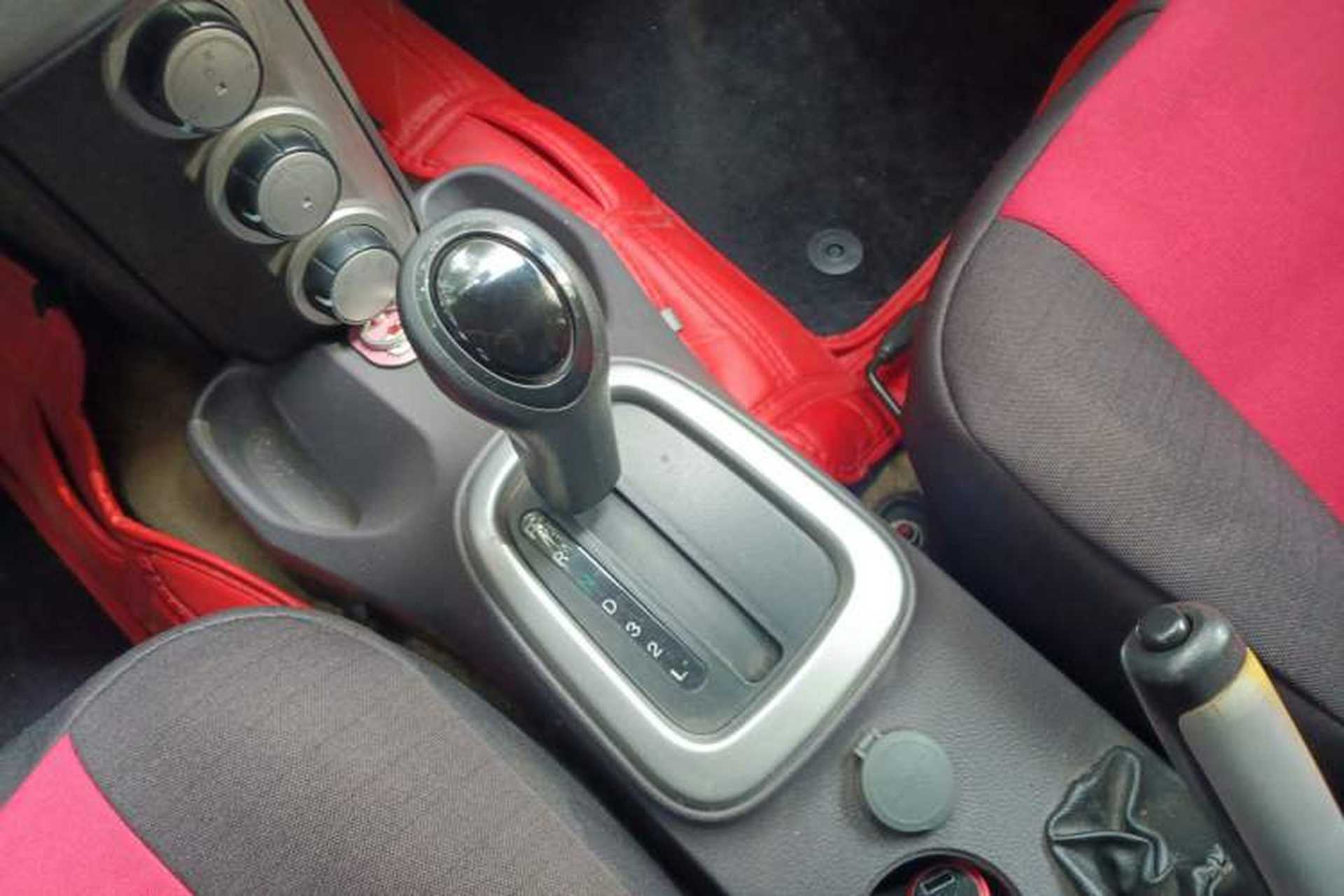 Used Lotus L3 2009 1.6L Automatic Fashion Edition Gear Lever