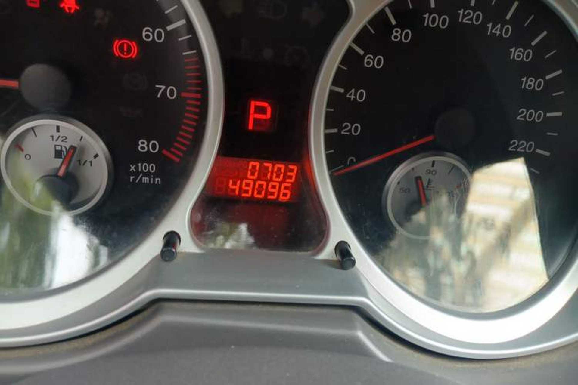 Used Lotus L3 2009 1.6L Automatic Fashion Edition Odometer Close Up