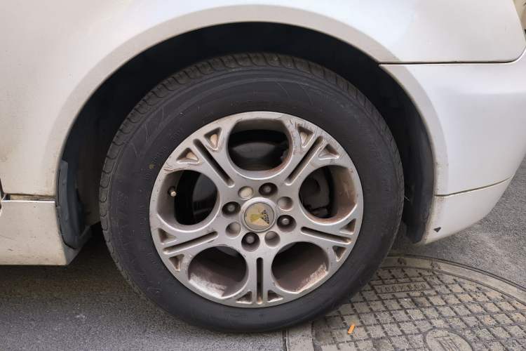 Used Lotus L3 2010 Sedan 1.6L Automatic Elite Model Right Front Wheel Hub