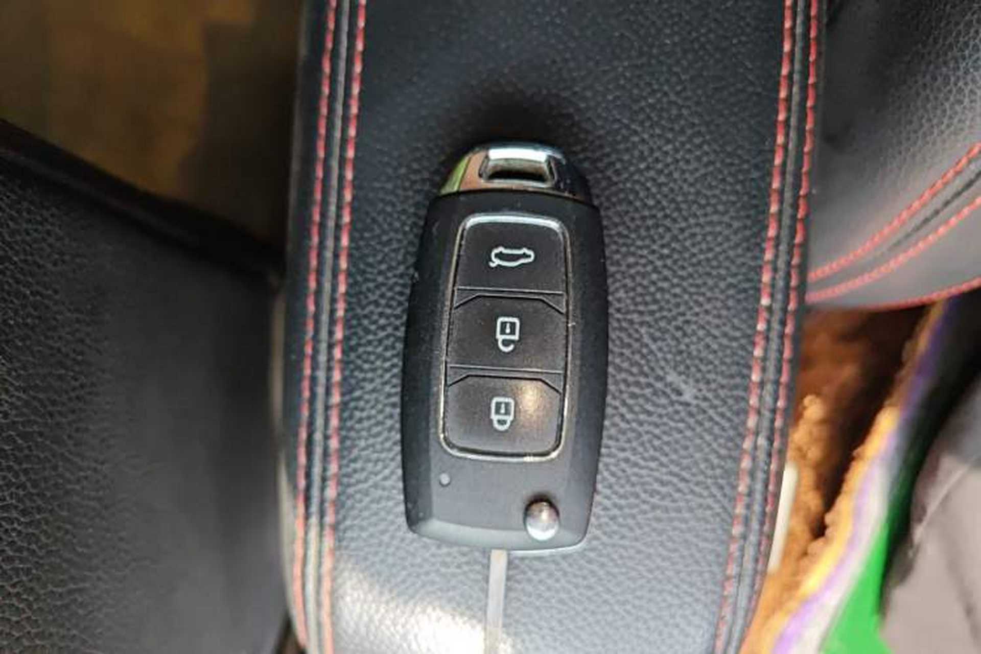 Used Lotus L3 2013 GT 1.6L Automatic Deluxe Model Vehicle Key
