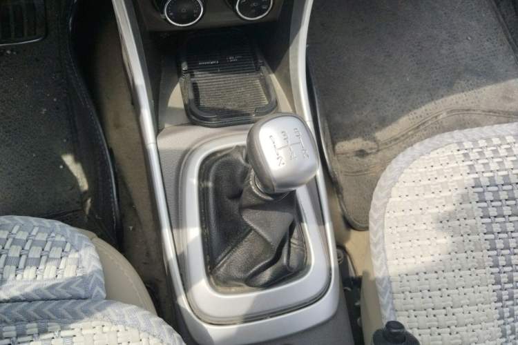 Used Lotus L3 2013 Hatchback 1.5L Manual Elite Model Gear Lever