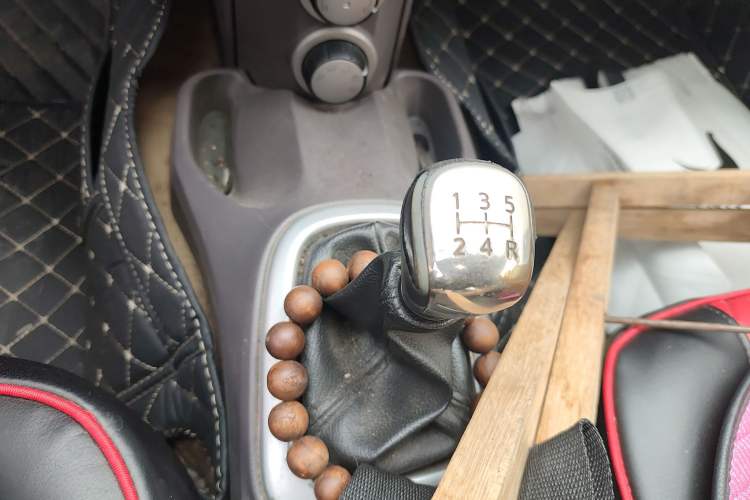 Used Lotus L3 2013 Hatchback 1.5L Manual Elite Model Gear Lever