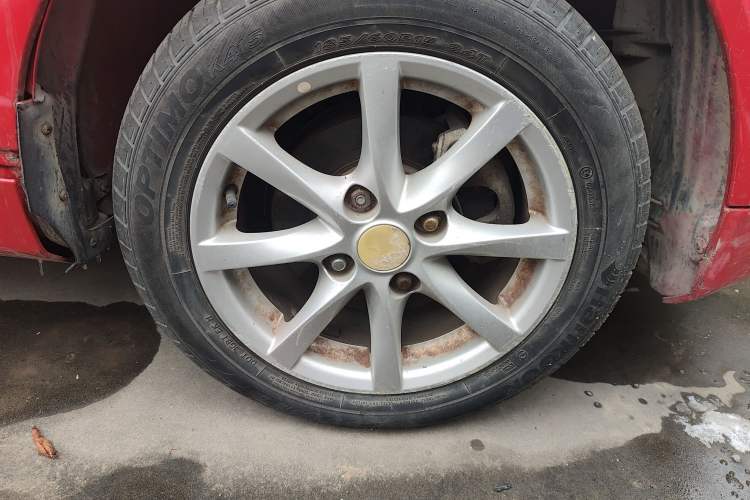 Used Lotus L3 2013 Hatchback 1.5L Manual Elite Model Right Front Wheel Hub