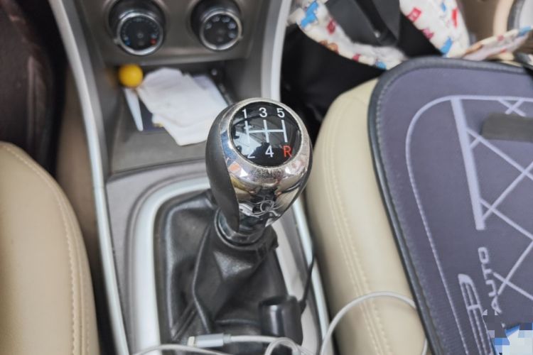 Used Lotus L3 2013 Hatchback 1.5L Manual Elite Model Gear Lever