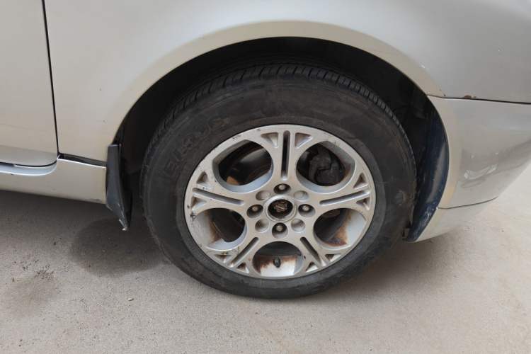 Used Lotus L3 2013 Hatchback 1.5L Manual Elite Model Right Front Wheel Hub