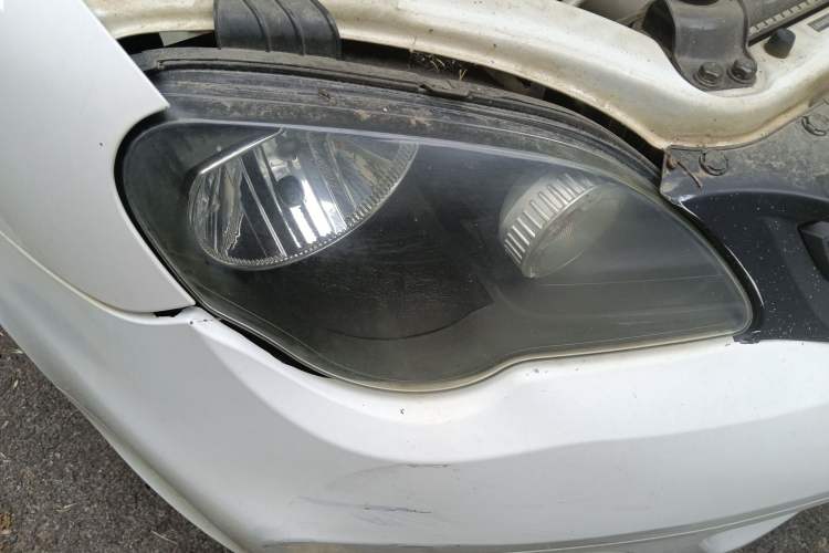 Used Lotus L3 2013 GT 1.6L Manual Deluxe Model Right Front Headlight