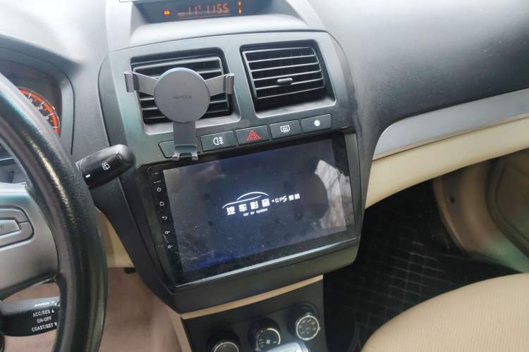 Used Lotus L5 2011 Sedan 1.6L Automatic Fashion Edition Audio And AC Panel