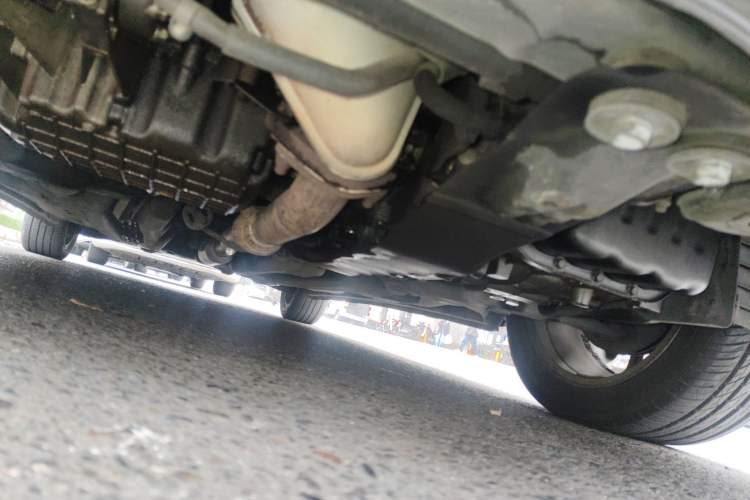 Used Lotus L5 2011 Sedan 1.6L Automatic Fashion Edition Chassis Front