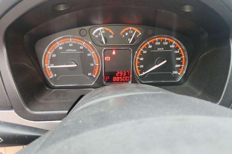 Used Lotus L5 2011 Sedan 1.6L Automatic Fashion Edition Odometer Close Up