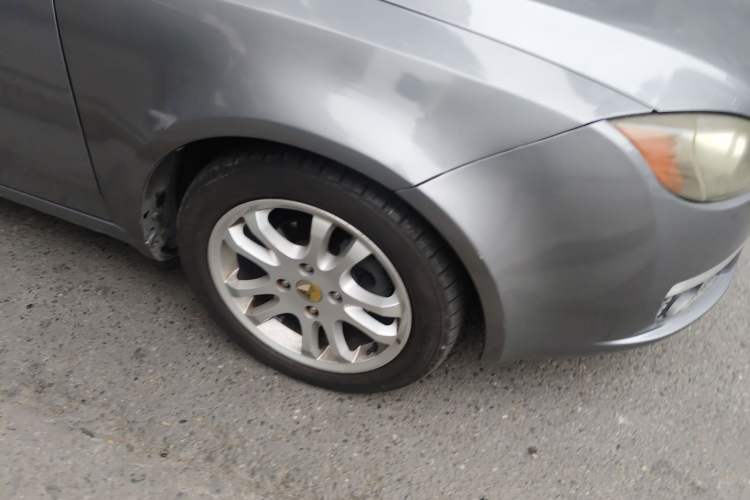 Used Lotus L5 2011 Sedan 1.6L Automatic Fashion Edition Right Front Wheel Hub