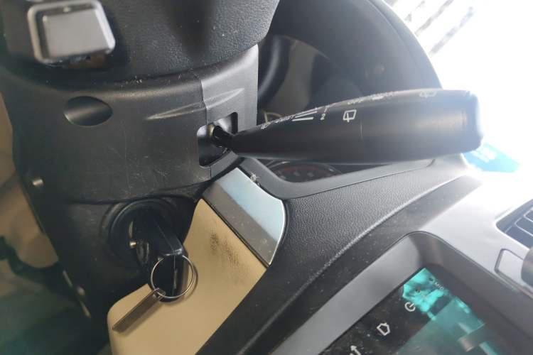 Used Lotus L5 2011 Sedan 1.6L Automatic Fashion Edition Vehicle Key