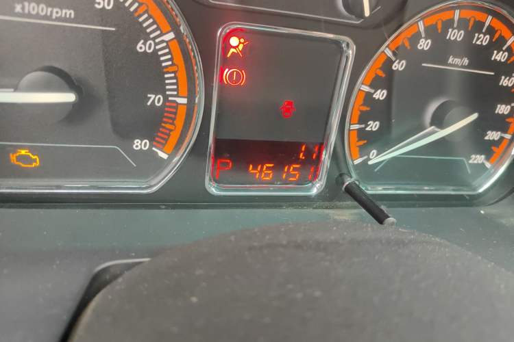 Used Lotus L5 2011 Sedan 1.6L Automatic Fashion Navigation Edition Odometer Close Up