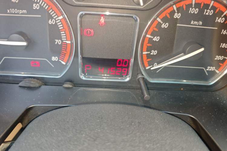 Used Lotus L5 2011 Sedan 1.6L Automatic Fashion Edition Odometer Close Up