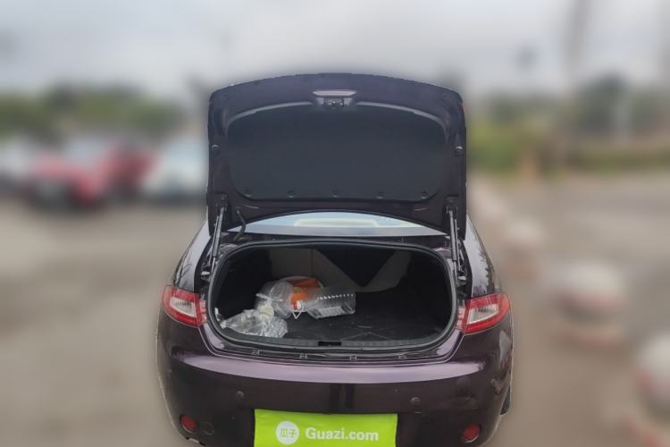Used Lotus L5 2011 Sedan 1.6L Automatic Fashion Navigation Edition Trunk