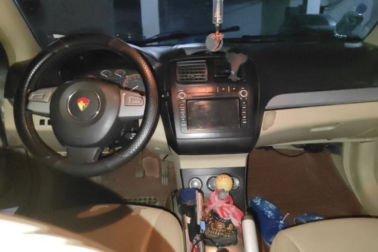 Used Lotus L5 2011 Sedan 1.6L Manual Fashion Edition Center Console