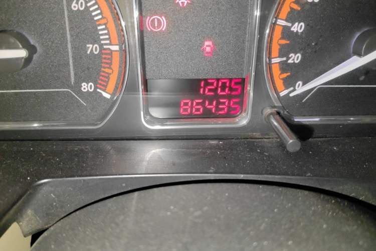 Used Lotus L5 2011 Sedan 1.6L Manual Fashion Edition Odometer Close Up