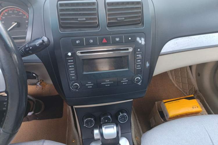Used Lotus L5 2012 Sedan 1.8L Automatic Fashion Edition Audio And AC Panel