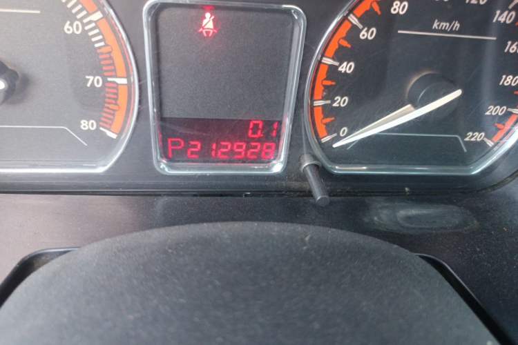 Used Lotus L5 2012 Sedan 1.8L Automatic Fashion Edition Odometer Close Up