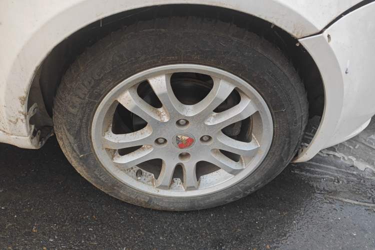 Used Lotus L5 2012 Sportback 1.8L Automatic Trend Edition Right Front Wheel Hub