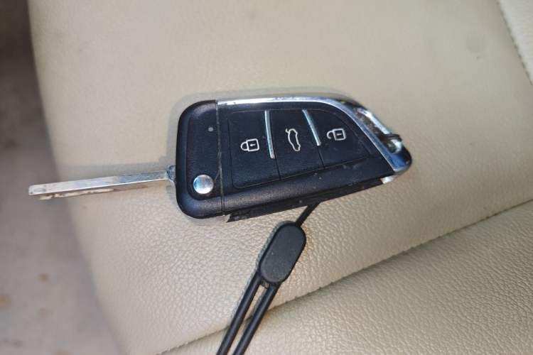 Used Lotus L5 2012 Sportback 1.8L Automatic Trend Edition Vehicle Key