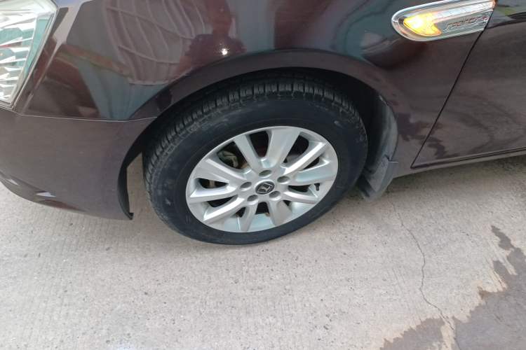 Used Luxgen 5 2014 Honor Navigation Edition 1.8T Automatic Luxury Model Left Front Wheel Hub