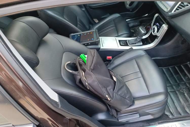 Used Luxgen 5 2014 Honor Navigation Edition 1.8T Automatic Luxury Model Right Front Seat