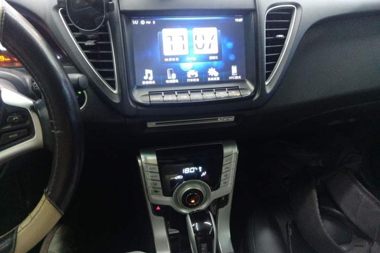 Used Luxgen 5 2013 1.8T Automatic Prestige Model Audio And AC Panel