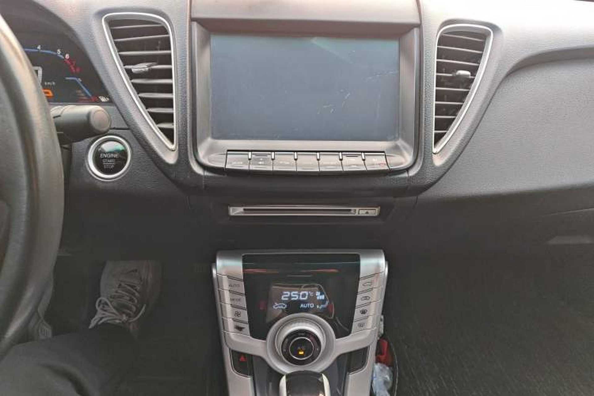 Used Luxgen 5 2013 1.8T Automatic Luxury Model Audio And AC Panel