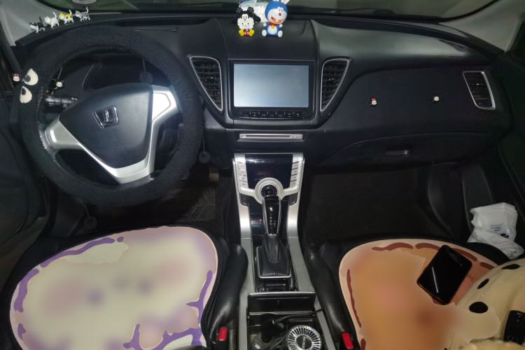 Used Luxgen 5 2013 1.8T Automatic Luxury Model Center Console