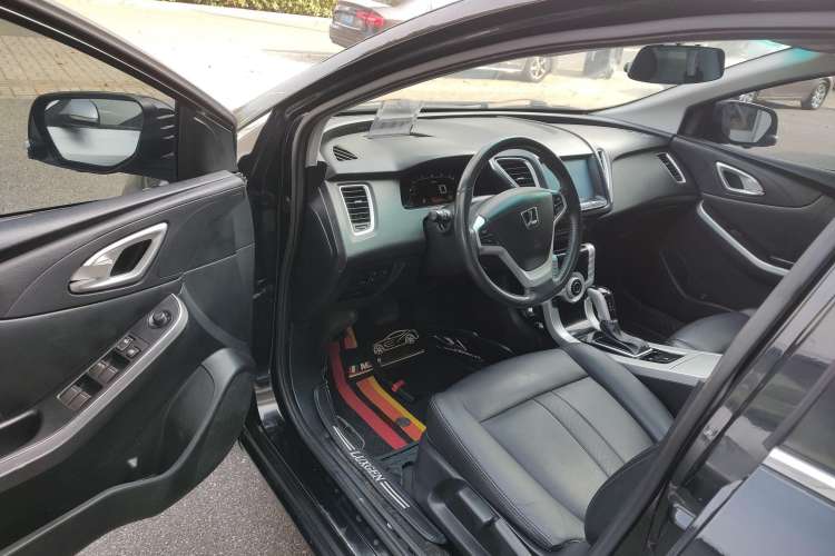 Used Luxgen 5 2013 1.8T Automatic Prestige Model Driver Seat
