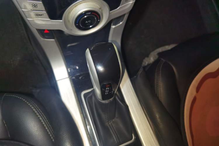 Used Luxgen 5 2013 1.8T Automatic Luxury Model Gear Lever