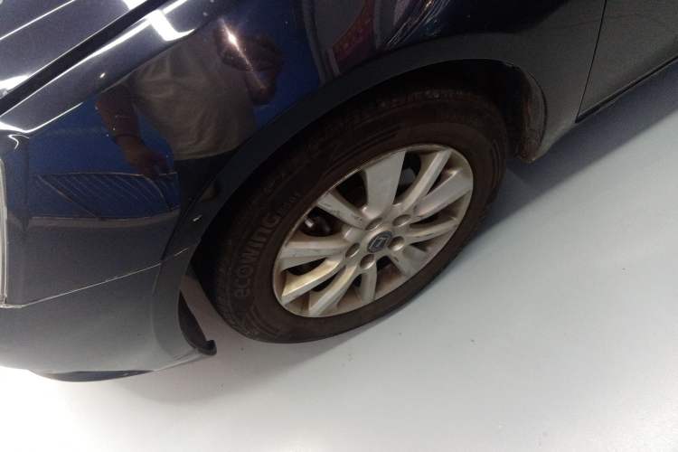Used Luxgen 5 2013 1.8T Automatic Prestige Model Left Front Wheel Hub