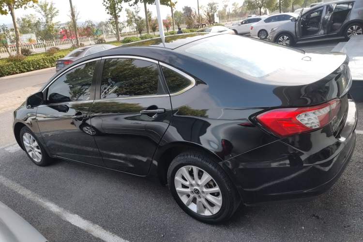 Used Luxgen 5 2013 1.8T Automatic Prestige Model Left Side