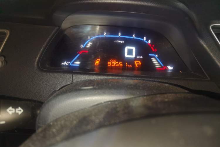 Used Luxgen 5 2013 1.8T Automatic Luxury Model Odometer Close Up