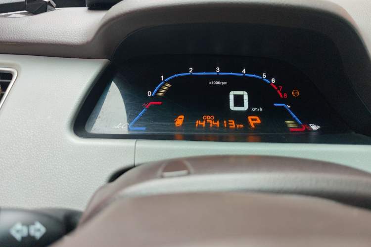 Used Luxgen 5 2013 1.8T Automatic Luxury Model Odometer Close Up