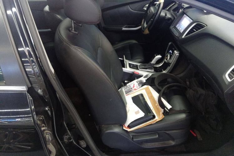 Used Luxgen 5 2013 1.8T Automatic Prestige Model Right Front Seat