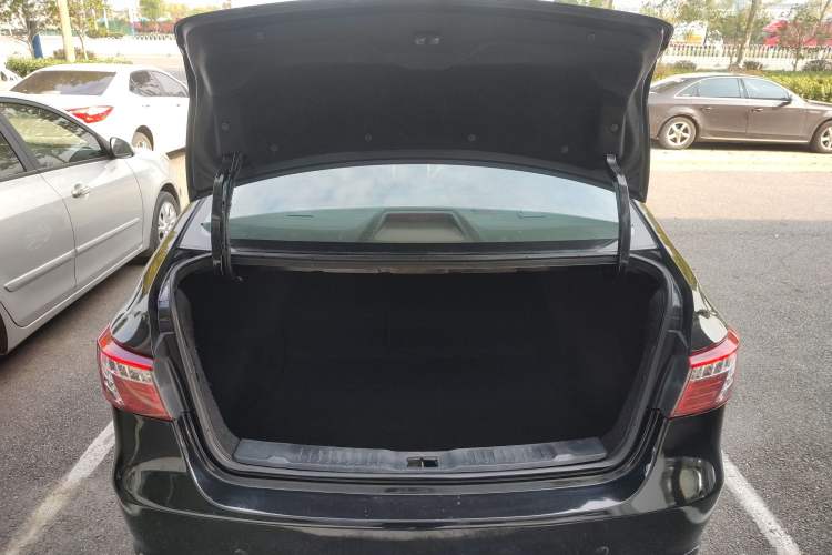 Used Luxgen 5 2013 1.8T Automatic Prestige Model Trunk