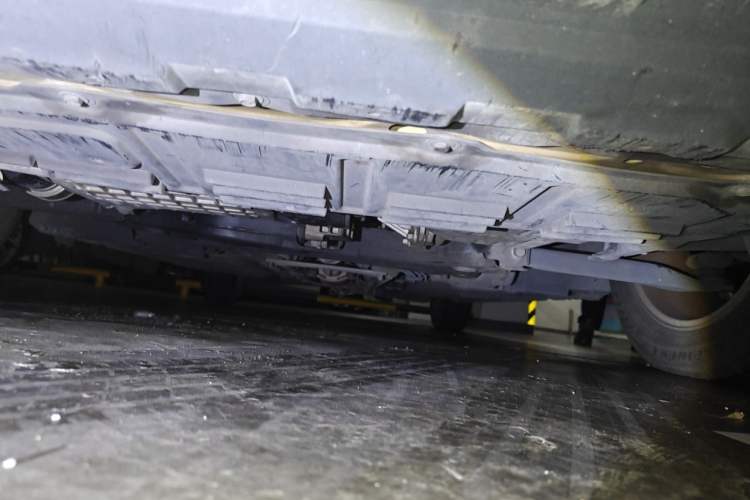 Used Luxgen 5 2013 1.8T Automatic Prestige Model Chassis Front