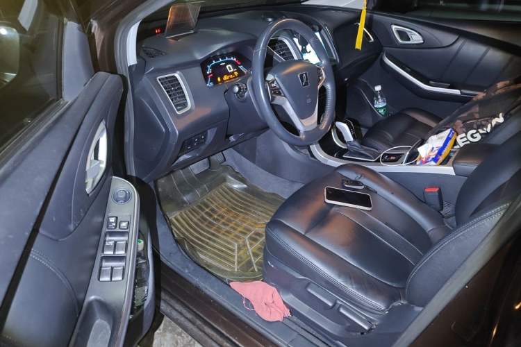 Used Luxgen 5 2013 1.8T Automatic Prestige Model Driver Seat