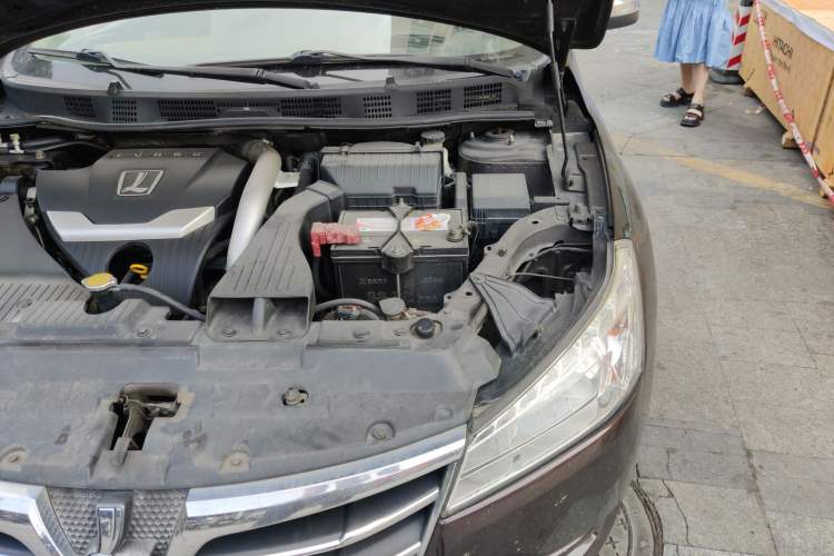 Used Luxgen 5 2013 1.8T Automatic Luxury Model Engine Bay Left