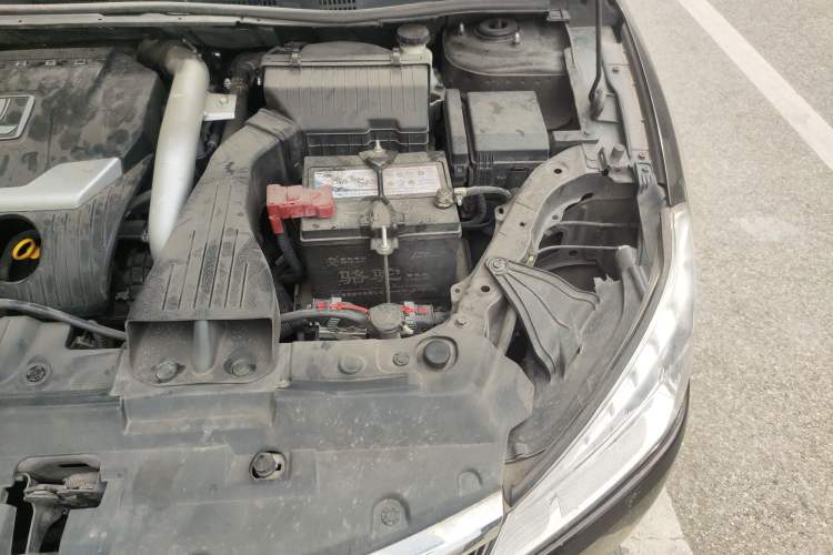 Used Luxgen 5 2013 1.8T Automatic Luxury Model Engine Bay Left
