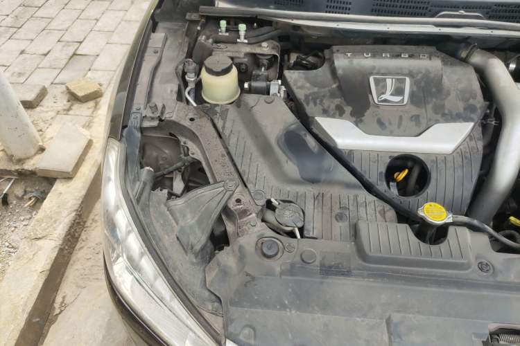 Used Luxgen 5 2013 1.8T Automatic Luxury Model Engine Bay Right
