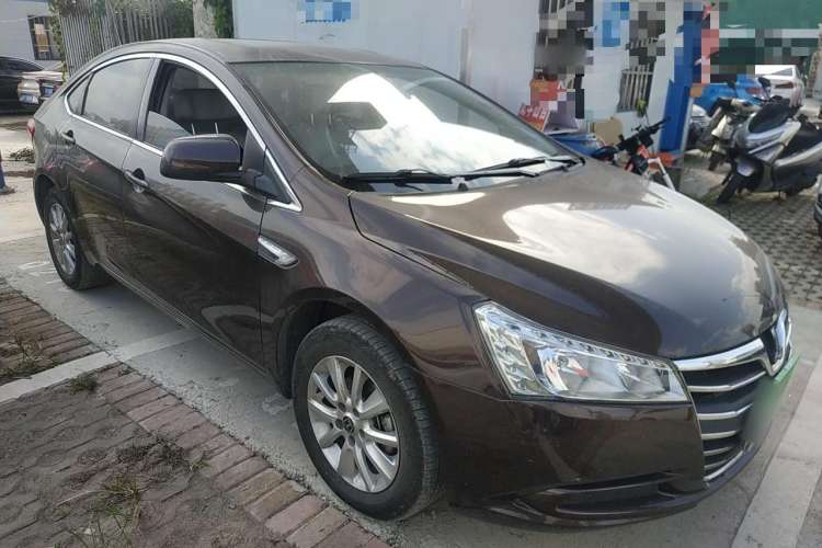 Used Luxgen 5 2013 1.8T Automatic Luxury Model Front Right 45 Deg
