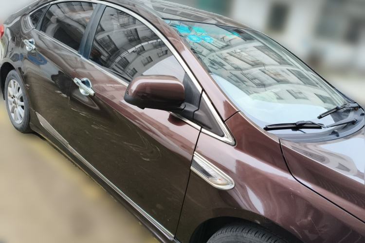 Used Luxgen 5 2013 1.8T Automatic Flagship Model Front Right 45 Deg
