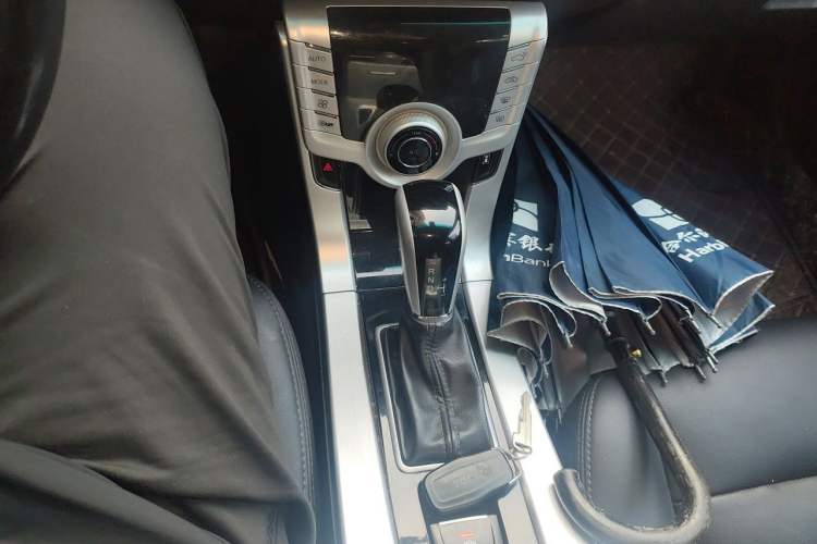 Used Luxgen 5 2013 1.8T Automatic Prestige Model Gear Lever
