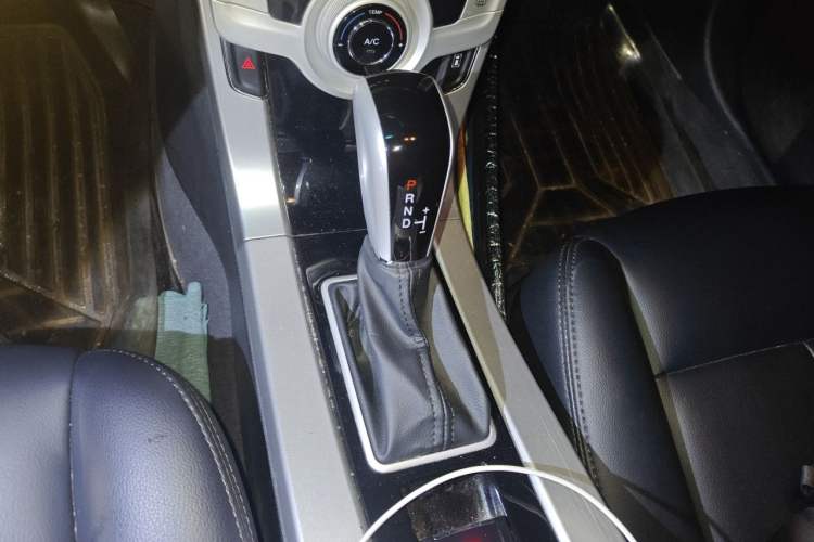Used Luxgen 5 2013 1.8T Automatic Prestige Model Gear Lever