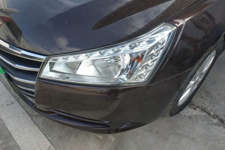 Used Luxgen 5 2013 1.8T Automatic Luxury Model Left Front Headlight