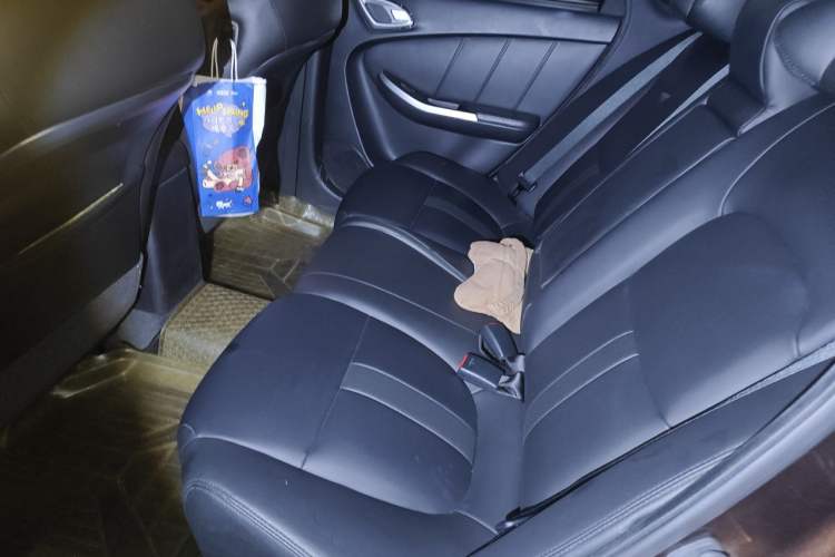 Used Luxgen 5 2013 1.8T Automatic Prestige Model Left Rear Seat