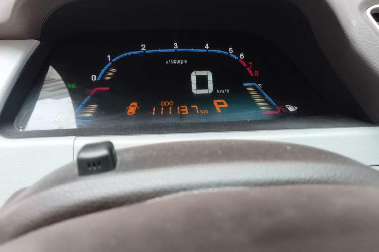 Used Luxgen 5 2013 1.8T Automatic Flagship Model Odometer Close Up